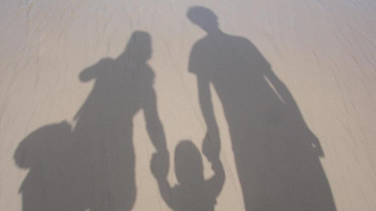 Schatten von Eltern mit Kind Schatten von Eltern mit Kind